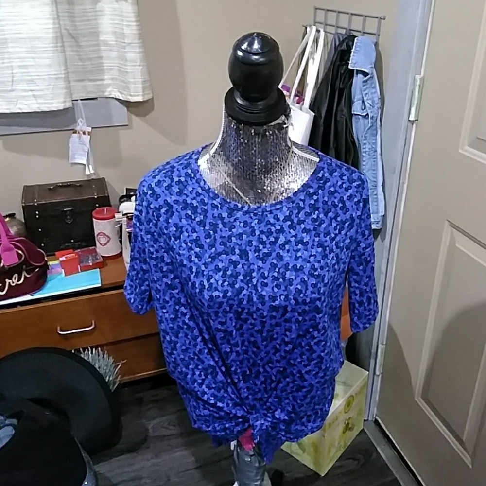 LuLaRoe shirt